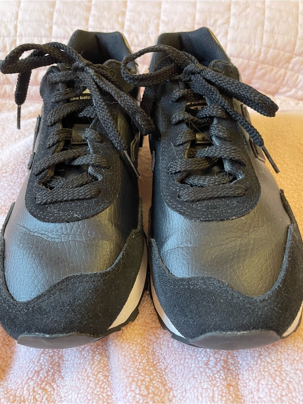 New Balance Women’s 515 Black and White Athletic Sneakers NWOT. Size 8